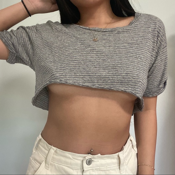 LF Emma & Sam Cropped Baby Tee - Picture 1 of 3